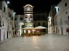 I dintorni della Masseria il Frantoio: piazza di Cisternino